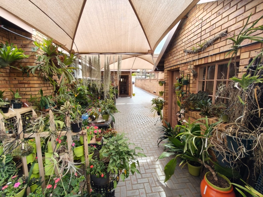 3 Bedroom Property for Sale in Safari Gardens North West